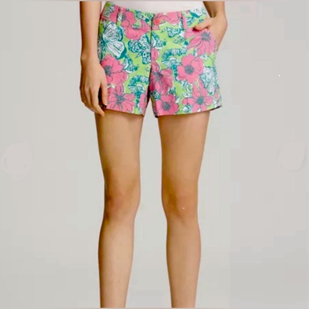Lilly Pulitzer Bermuda Shorts Bloomin' Cocoonin’' Print, 9” inseam. Size 8